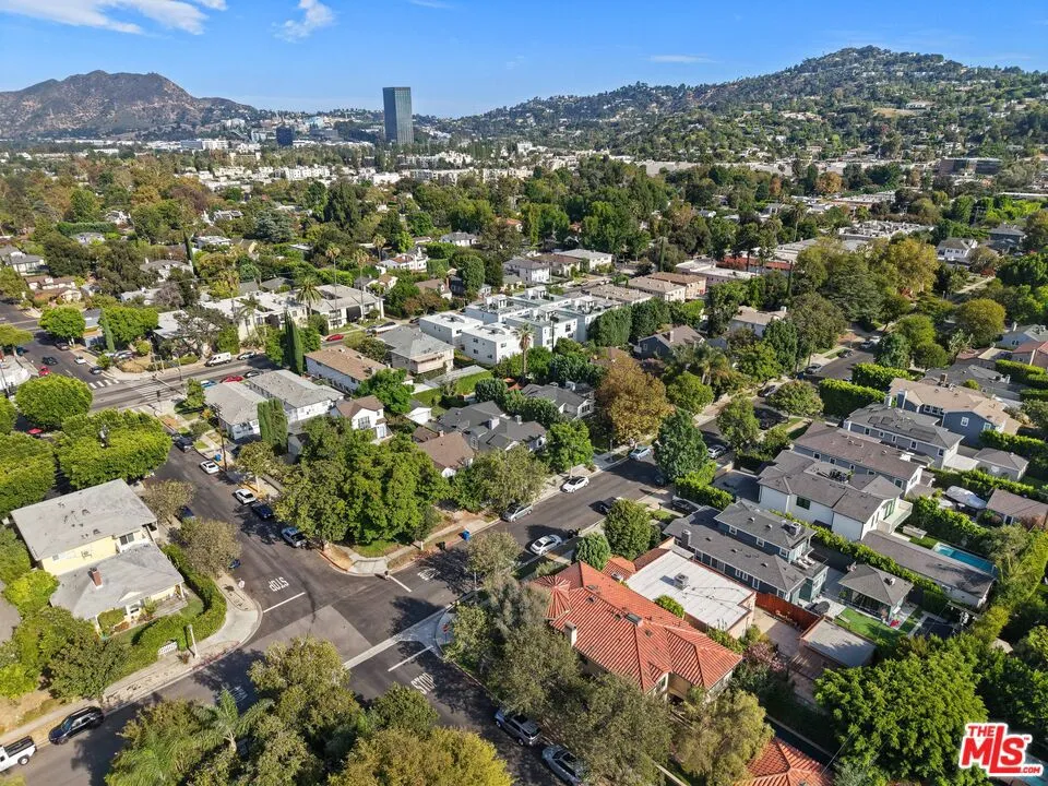 4324 Kraft Avenue Studio City, CA 91604