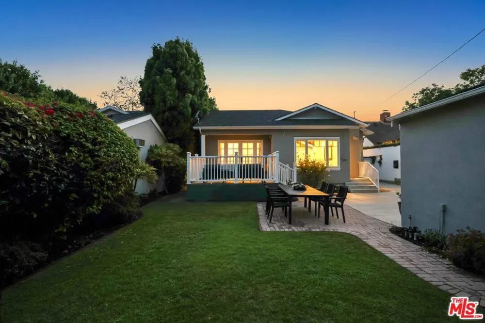 4324 Kraft Avenue Studio City, CA 91604