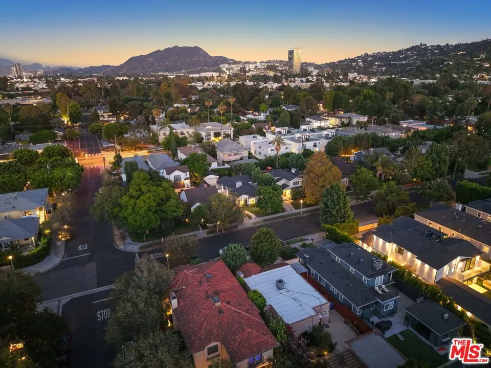 4324 Kraft Avenue Studio City, CA 91604