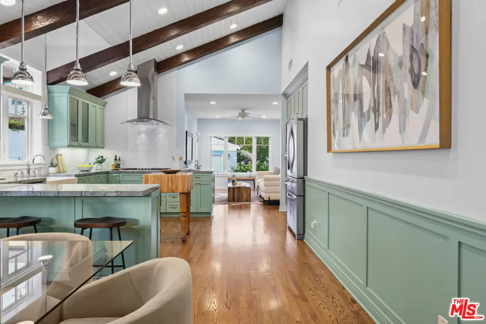 4324 Kraft Avenue Studio City, CA 91604