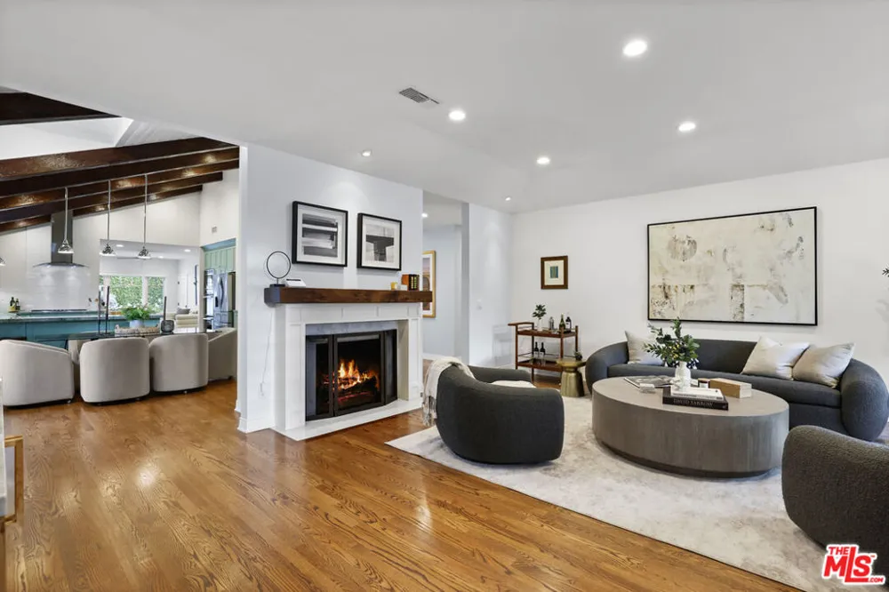 4324 Kraft Avenue Studio City, CA 91604