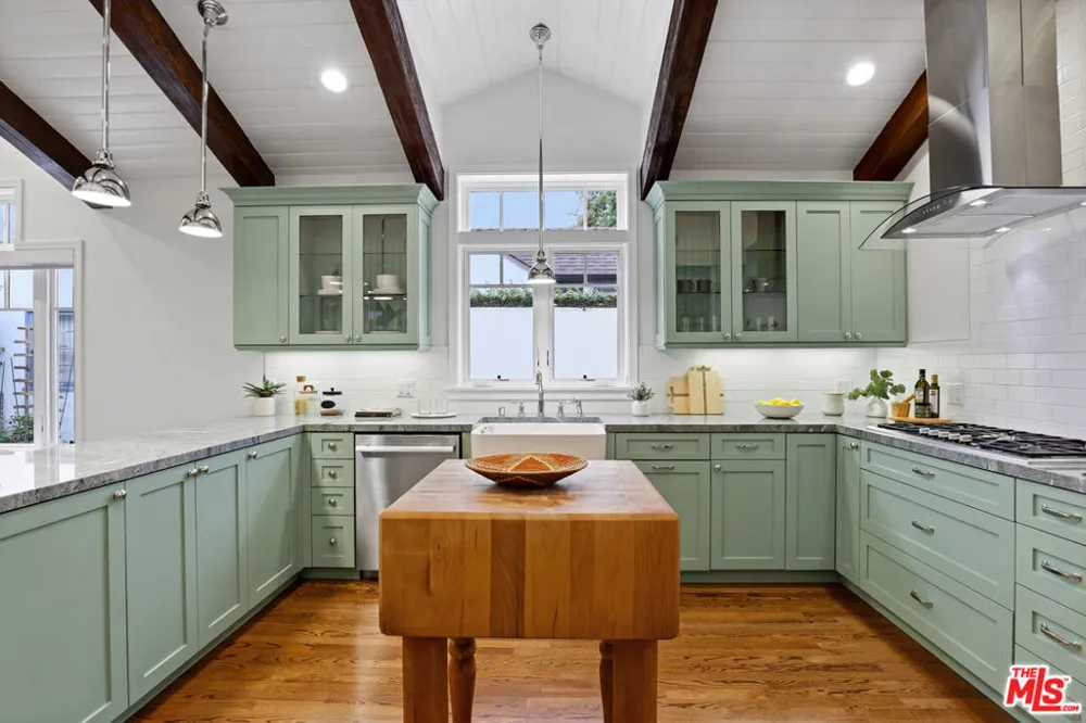 4324 Kraft Avenue Studio City, CA 91604