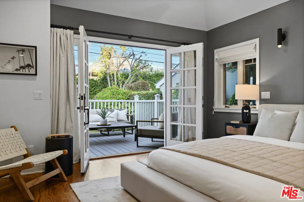 4324 Kraft Avenue Studio City, CA 91604
