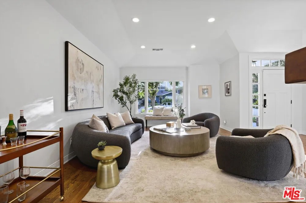 4324 Kraft Avenue Studio City, CA 91604