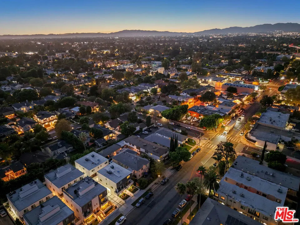 4324 Kraft Avenue Studio City, CA 91604