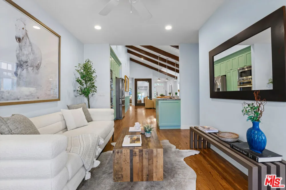 4324 Kraft Avenue Studio City, CA 91604