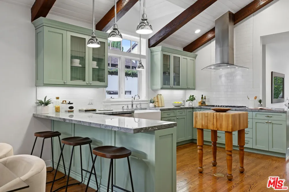 4324 Kraft Avenue Studio City, CA 91604