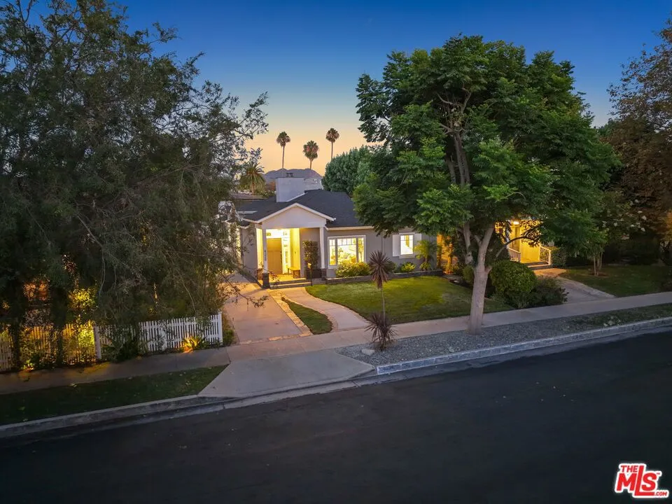 4324 Kraft Avenue Studio City, CA 91604