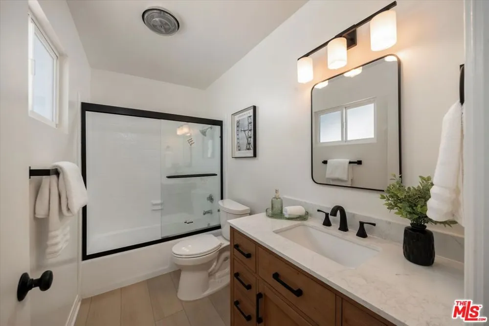 17173 Palisades Circle Pacific Palisades, CA 90272