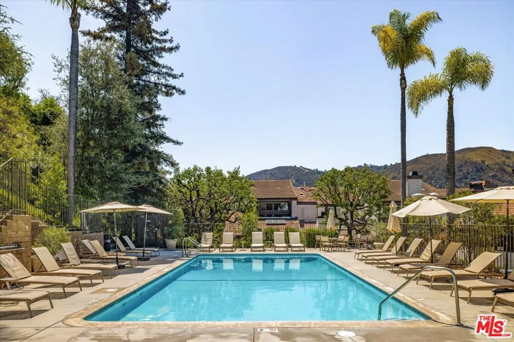 17173 Palisades Circle Pacific Palisades, CA 90272