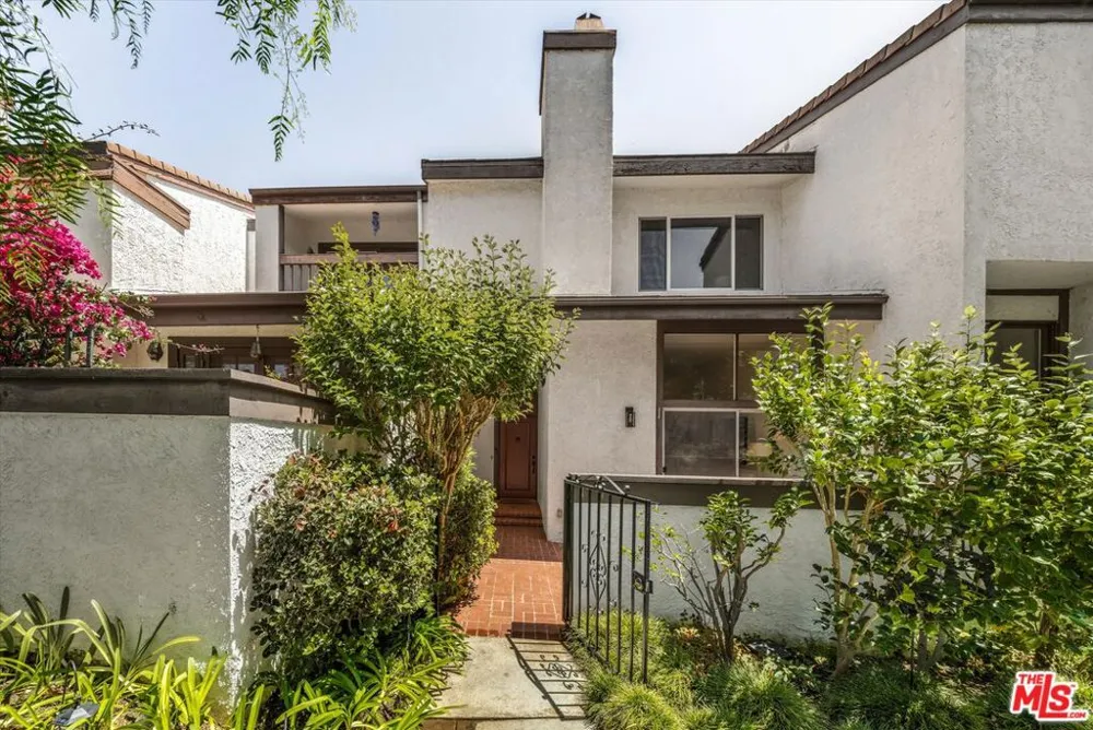 17173 Palisades Circle Pacific Palisades, CA 90272