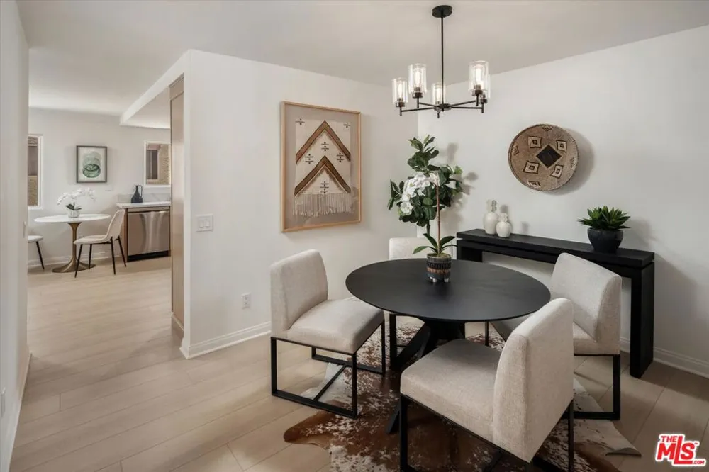 17173 Palisades Circle Pacific Palisades, CA 90272
