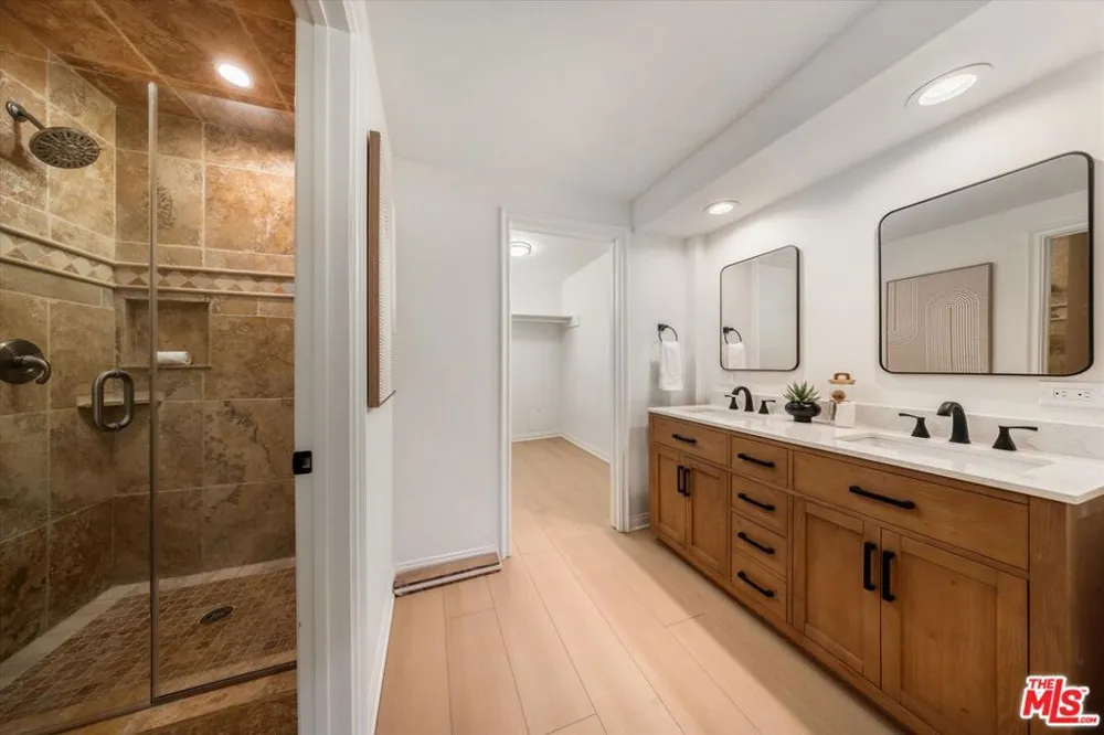17173 Palisades Circle Pacific Palisades, CA 90272
