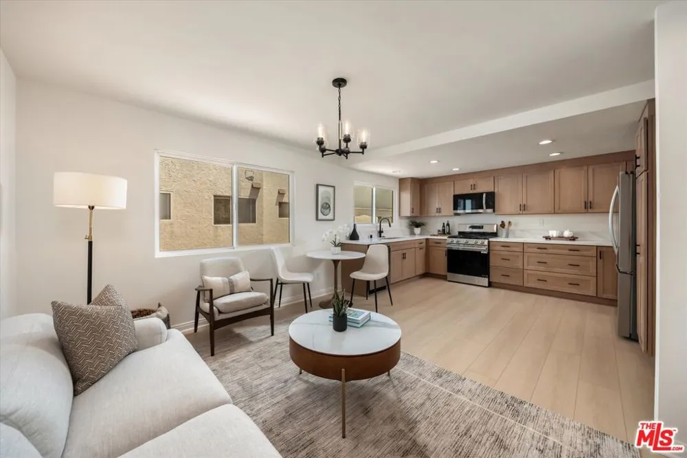 17173 Palisades Circle Pacific Palisades, CA 90272