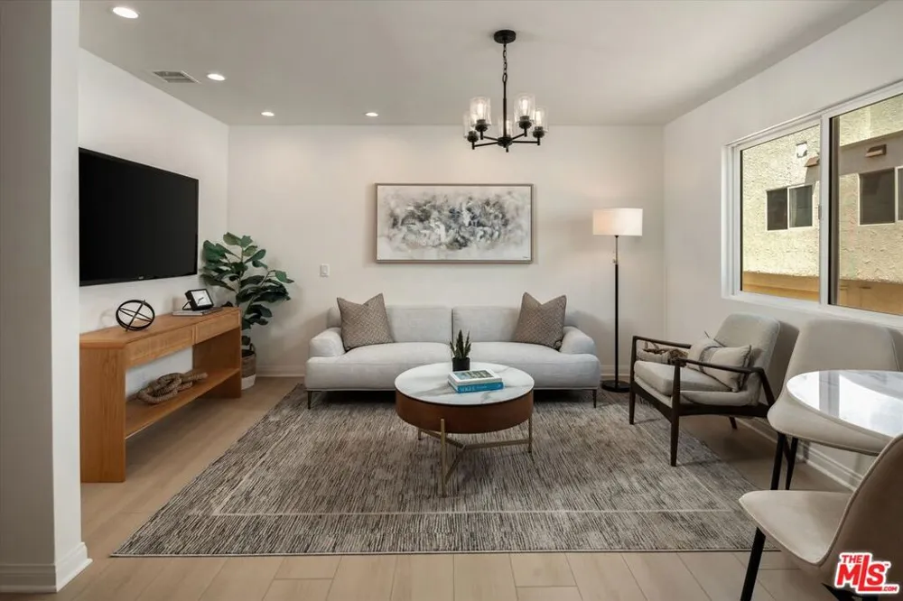 17173 Palisades Circle Pacific Palisades, CA 90272