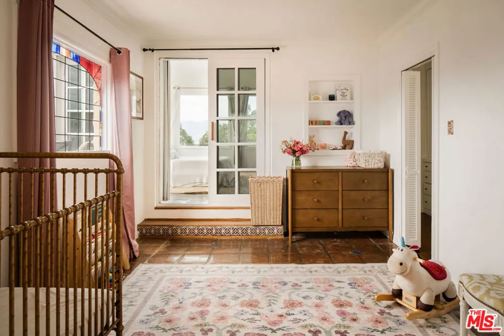 3346 Knoll Drive Los Angeles, CA 90068