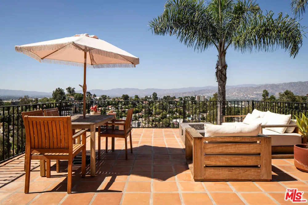 3346 Knoll Drive Los Angeles, CA 90068
