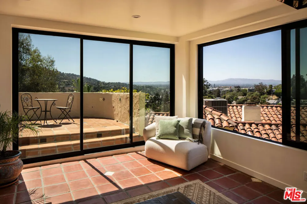 3346 Knoll Drive Los Angeles, CA 90068