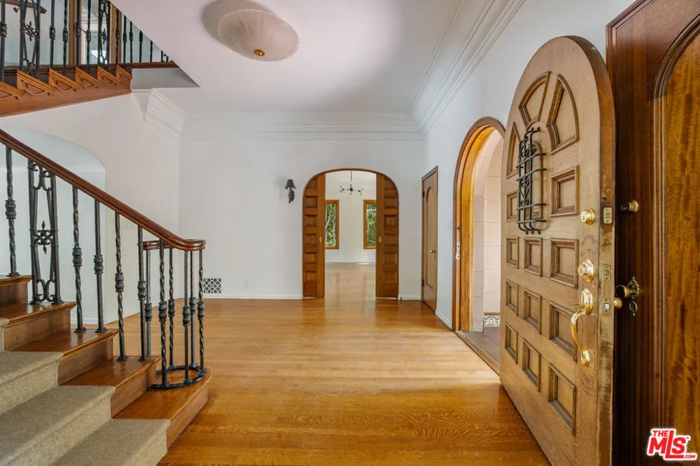 11159 La Maida Street Los Angeles, CA 91601