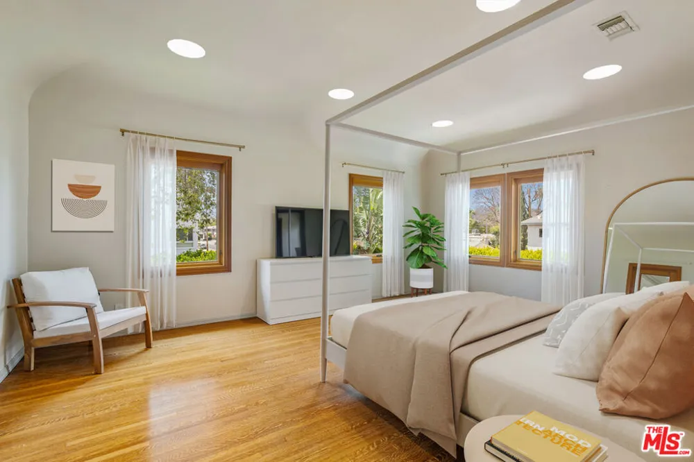 11159 La Maida Street Los Angeles, CA 91601