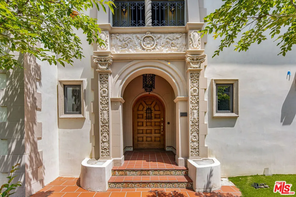 11159 La Maida Street Los Angeles, CA 91601