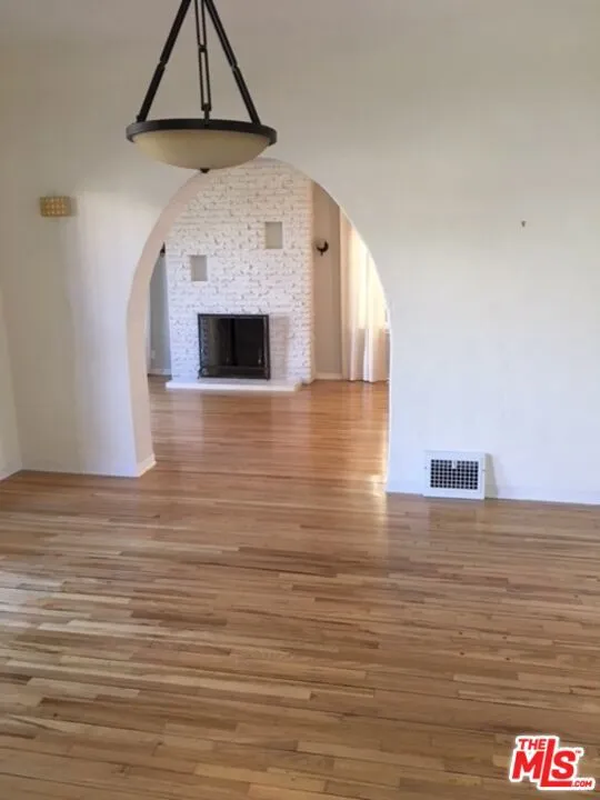 8124 BLACKBURN AVENUE Los Angeles, CA 90048