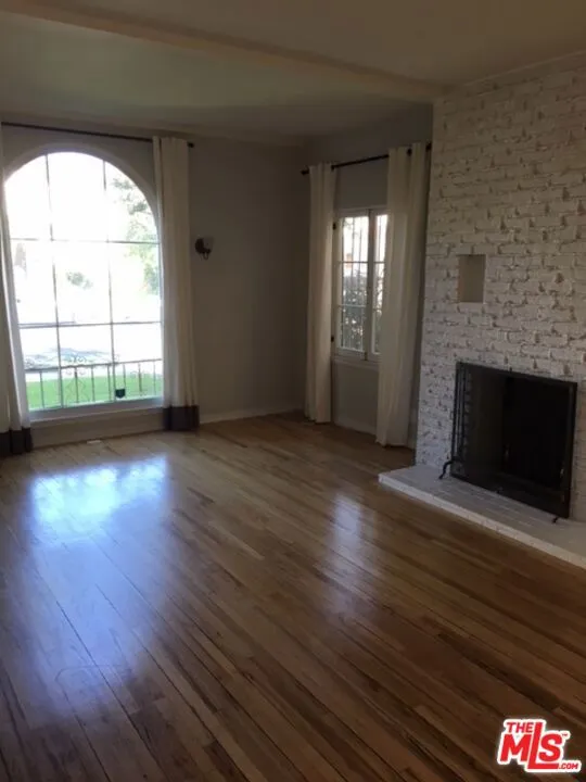 8124 BLACKBURN AVENUE Los Angeles, CA 90048