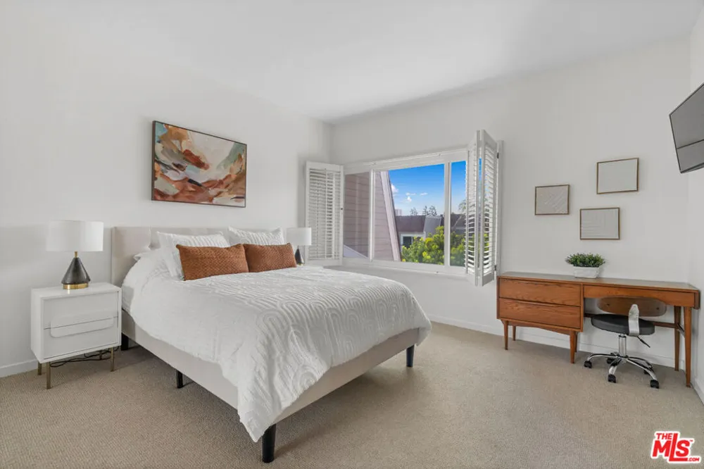 13072 Maxella Avenue #2 Marina del Rey, CA 90292