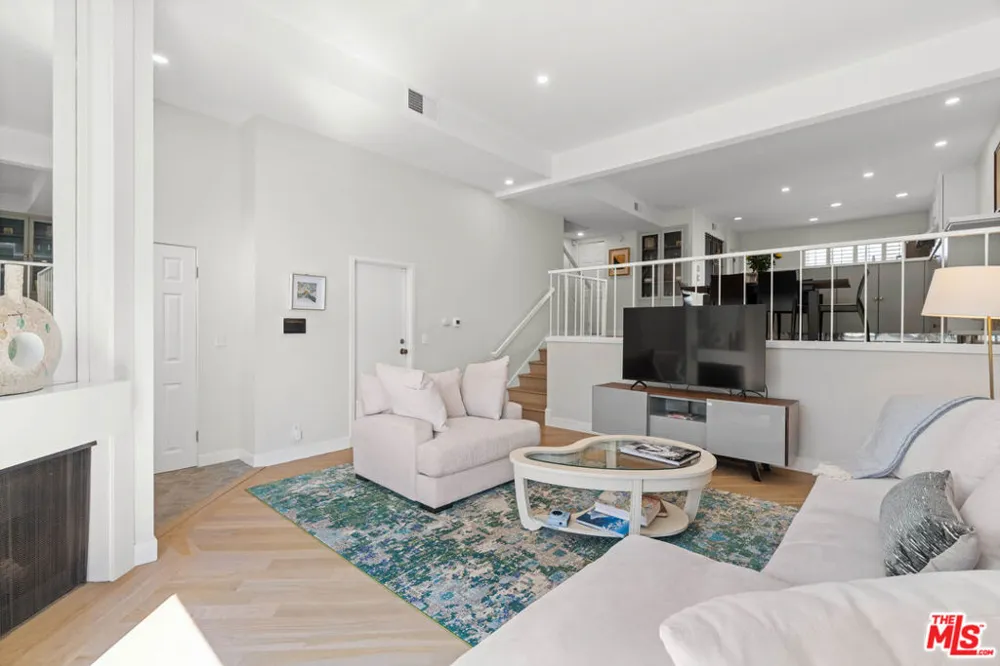 13072 Maxella Avenue #2 Marina del Rey, CA 90292
