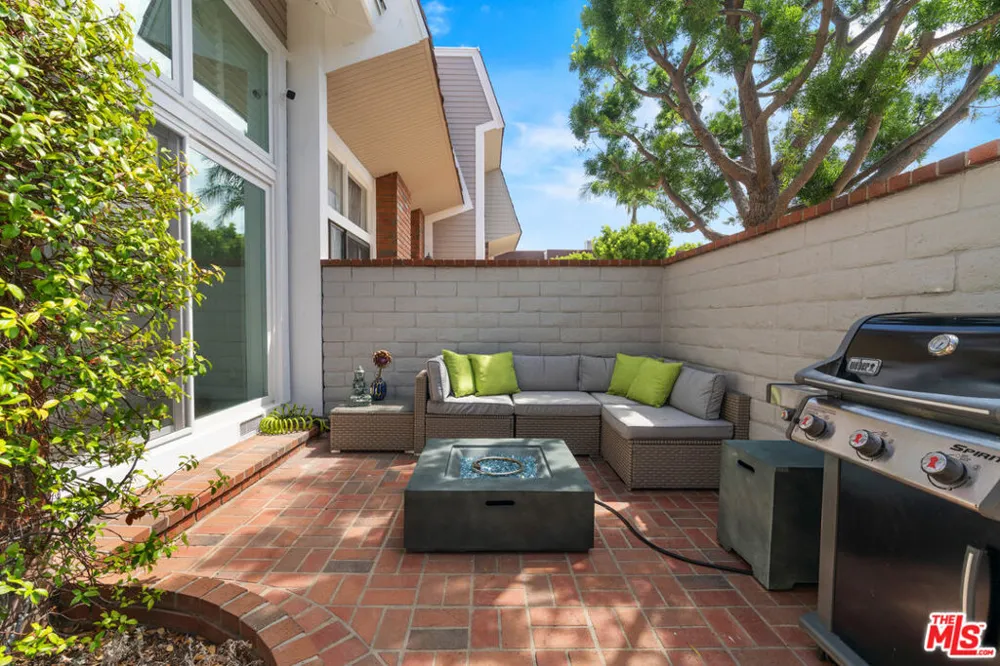 13072 Maxella Avenue #2 Marina del Rey, CA 90292