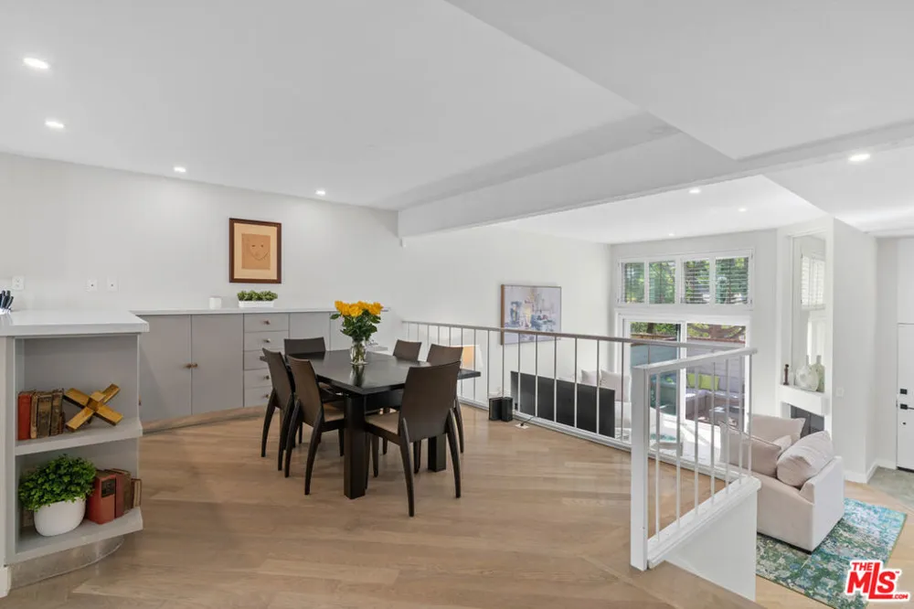 13072 Maxella Avenue #2 Marina del Rey, CA 90292