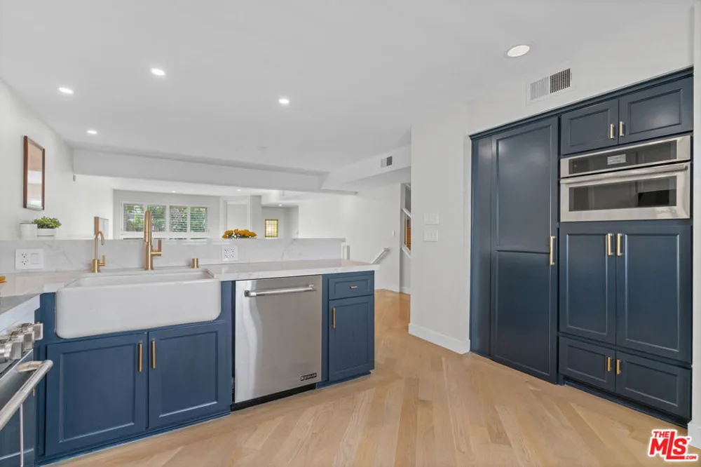 13072 Maxella Avenue #2 Marina del Rey, CA 90292