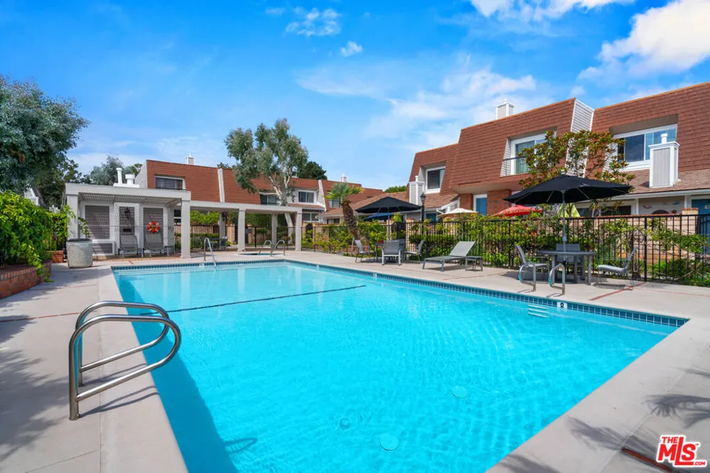 13072 Maxella Avenue #2 Marina del Rey, CA 90292