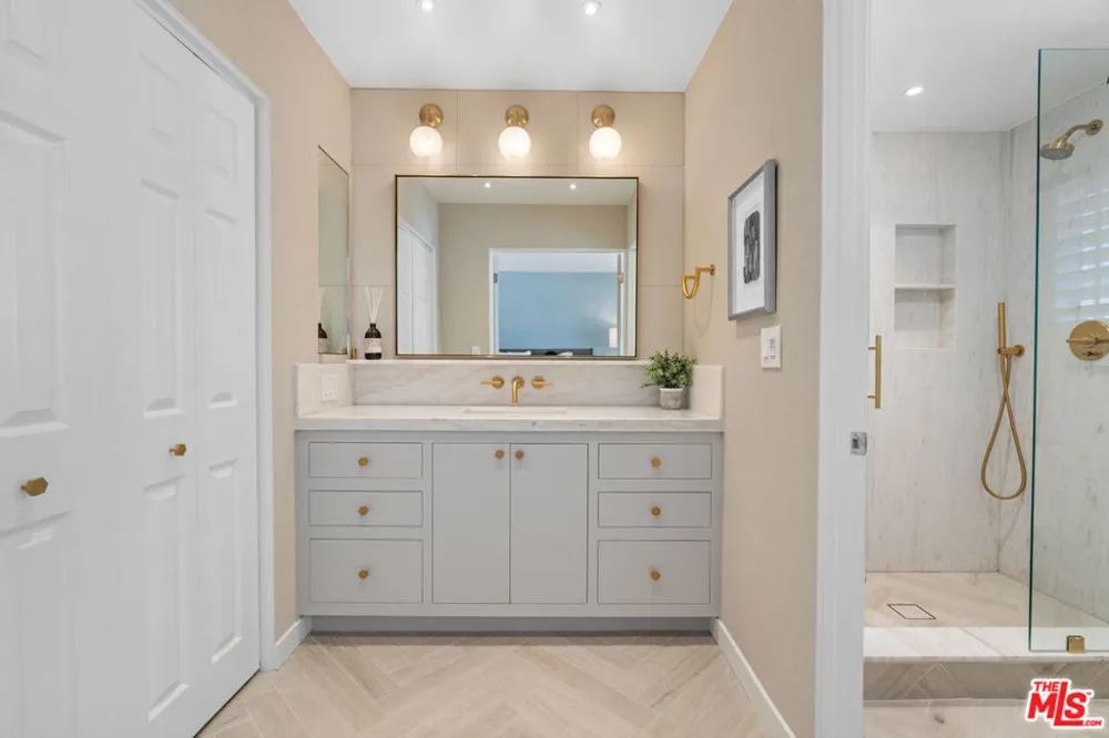 13072 Maxella Avenue #2 Marina del Rey, CA 90292