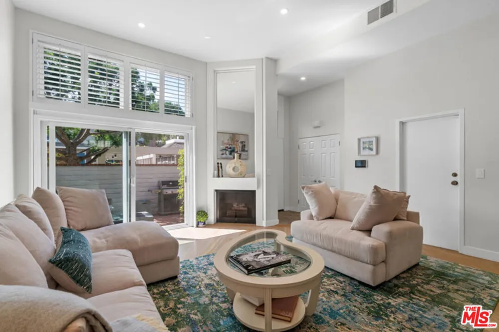 13072 Maxella Avenue #2 Marina del Rey, CA 90292
