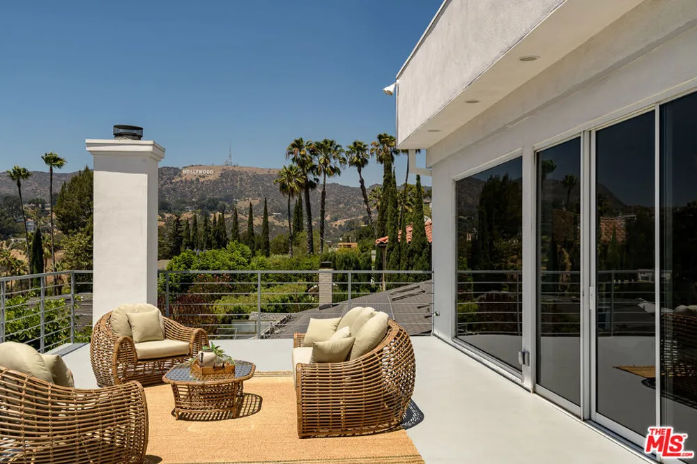 5502 Tuxedo Terrace Los Angeles, CA 90068