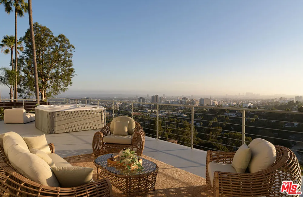 5502 Tuxedo Terrace Los Angeles, CA 90068