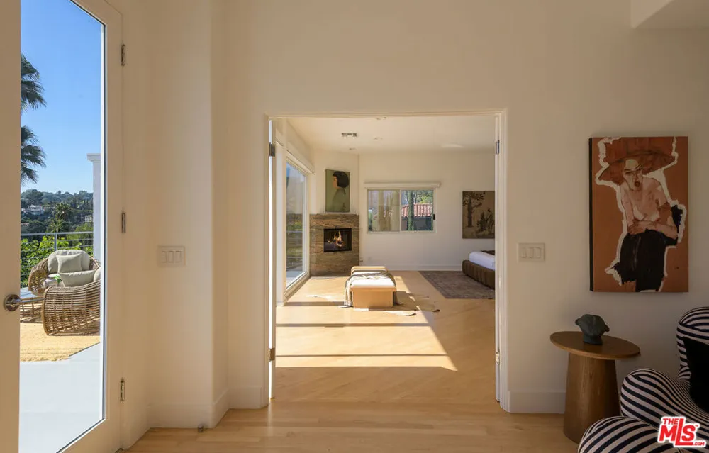 5502 Tuxedo Terrace Los Angeles, CA 90068