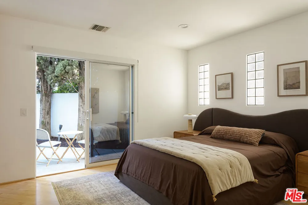 5502 Tuxedo Terrace Los Angeles, CA 90068