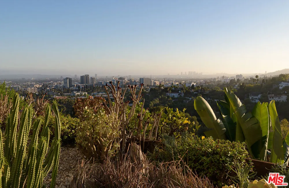 5502 Tuxedo Terrace Los Angeles, CA 90068