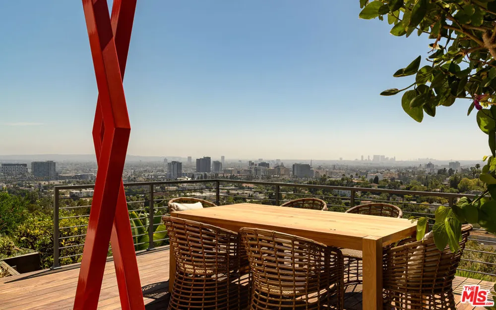 5502 Tuxedo Terrace Los Angeles, CA 90068