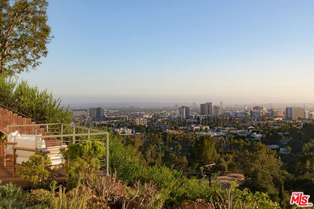 5502 Tuxedo Terrace Los Angeles, CA 90068