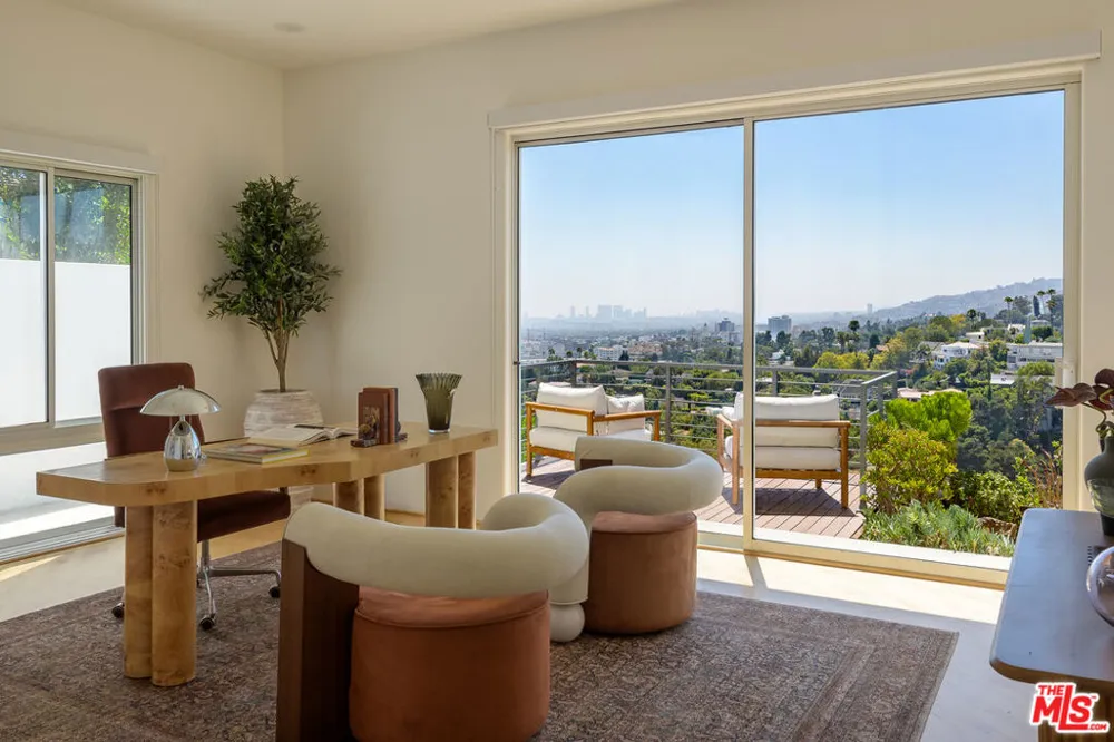5502 Tuxedo Terrace Los Angeles, CA 90068