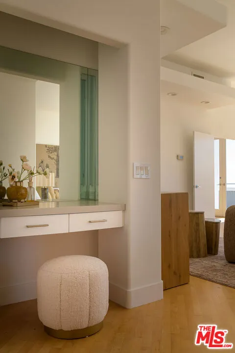 5502 Tuxedo Terrace Los Angeles, CA 90068