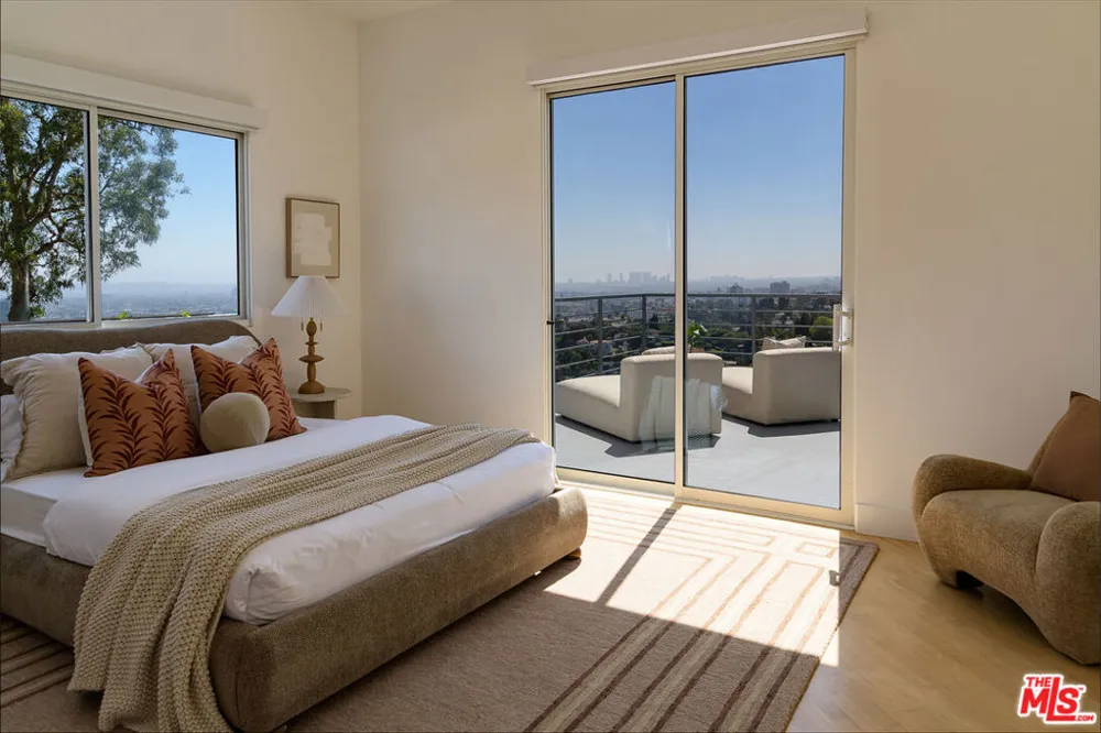 5502 Tuxedo Terrace Los Angeles, CA 90068