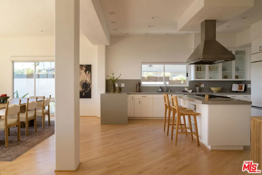 5502 Tuxedo Terrace Los Angeles, CA 90068