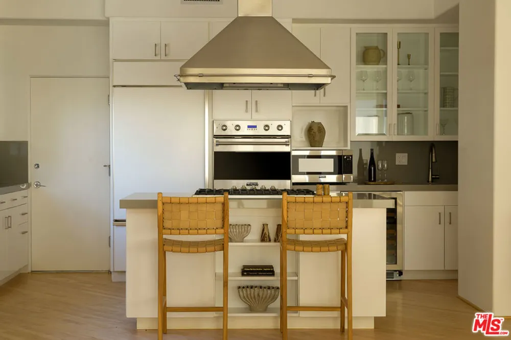 5502 Tuxedo Terrace Los Angeles, CA 90068