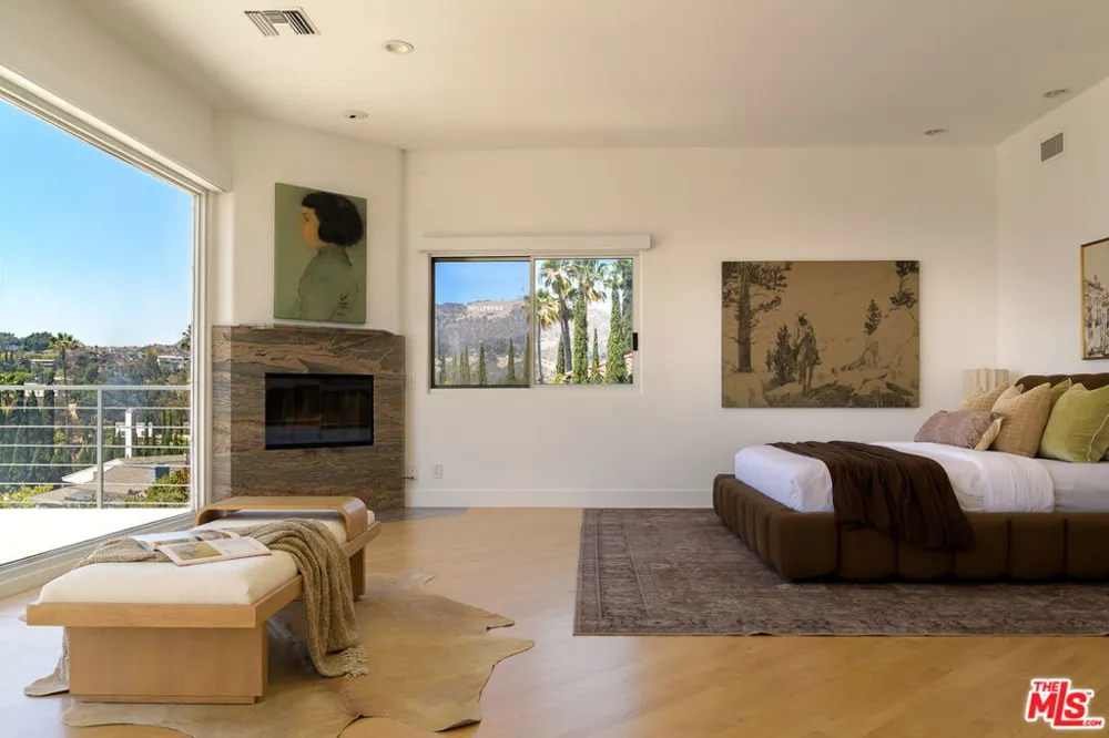 5502 Tuxedo Terrace Los Angeles, CA 90068