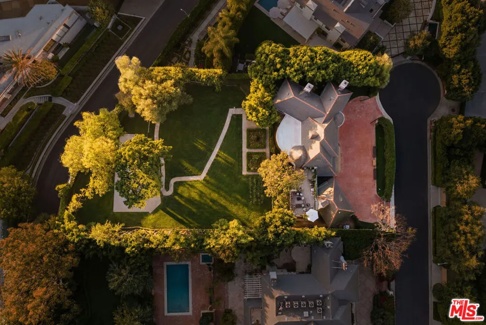 1027 Ridgedale Drive Beverly Hills, CA 90210