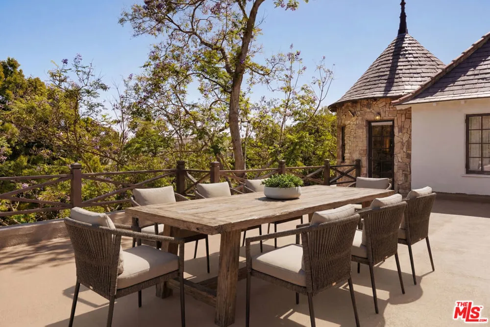 1027 Ridgedale Drive Beverly Hills, CA 90210